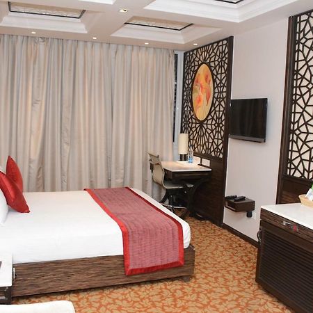 The First Hotel Chandīgarh Exterior foto