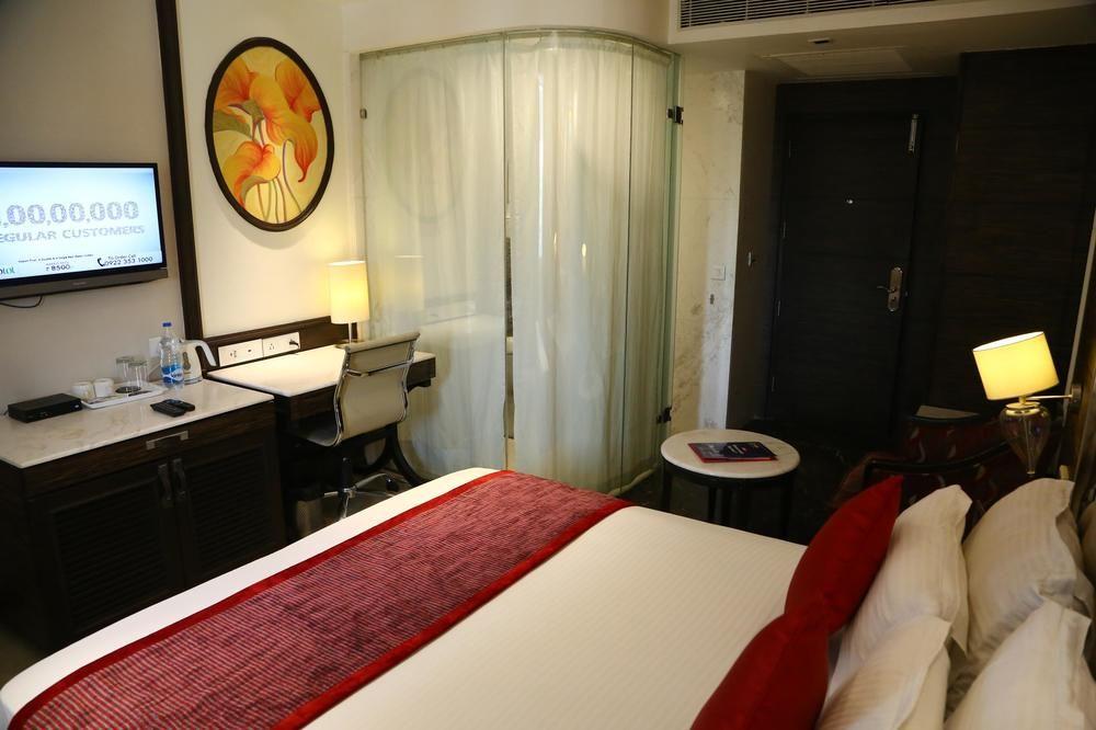 The First Hotel Chandīgarh Exterior foto