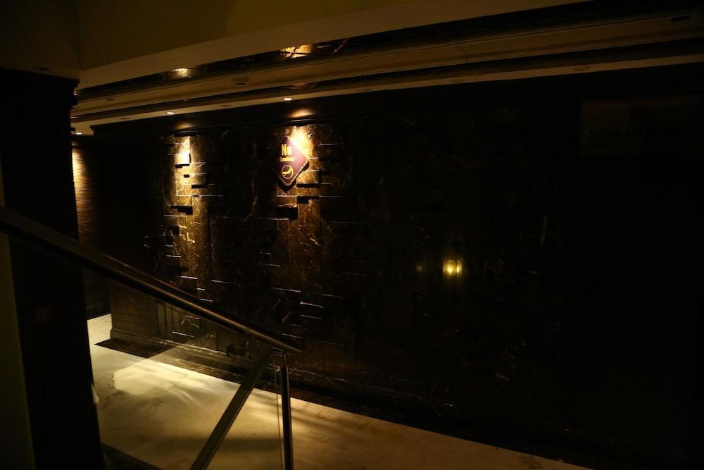 The First Hotel Chandīgarh Exterior foto