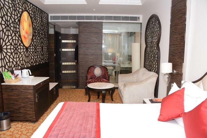 The First Hotel Chandīgarh Exterior foto